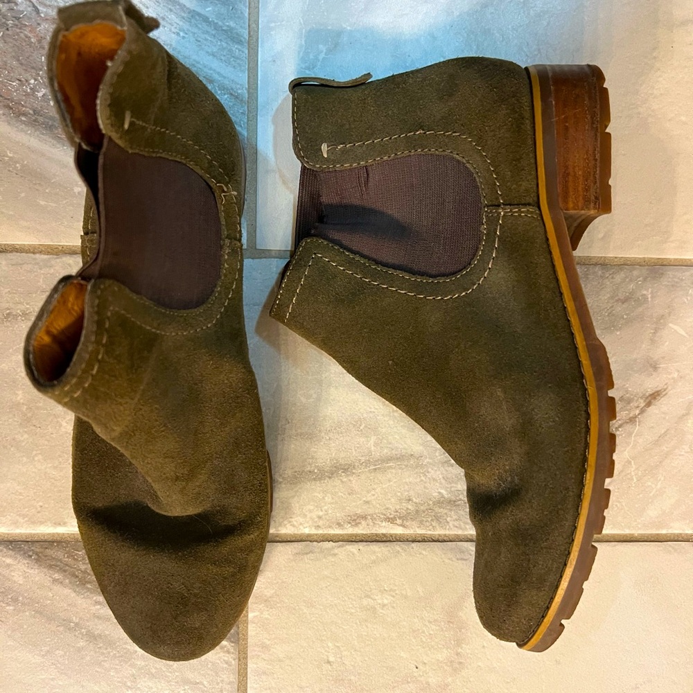 Sofft olive suede booties